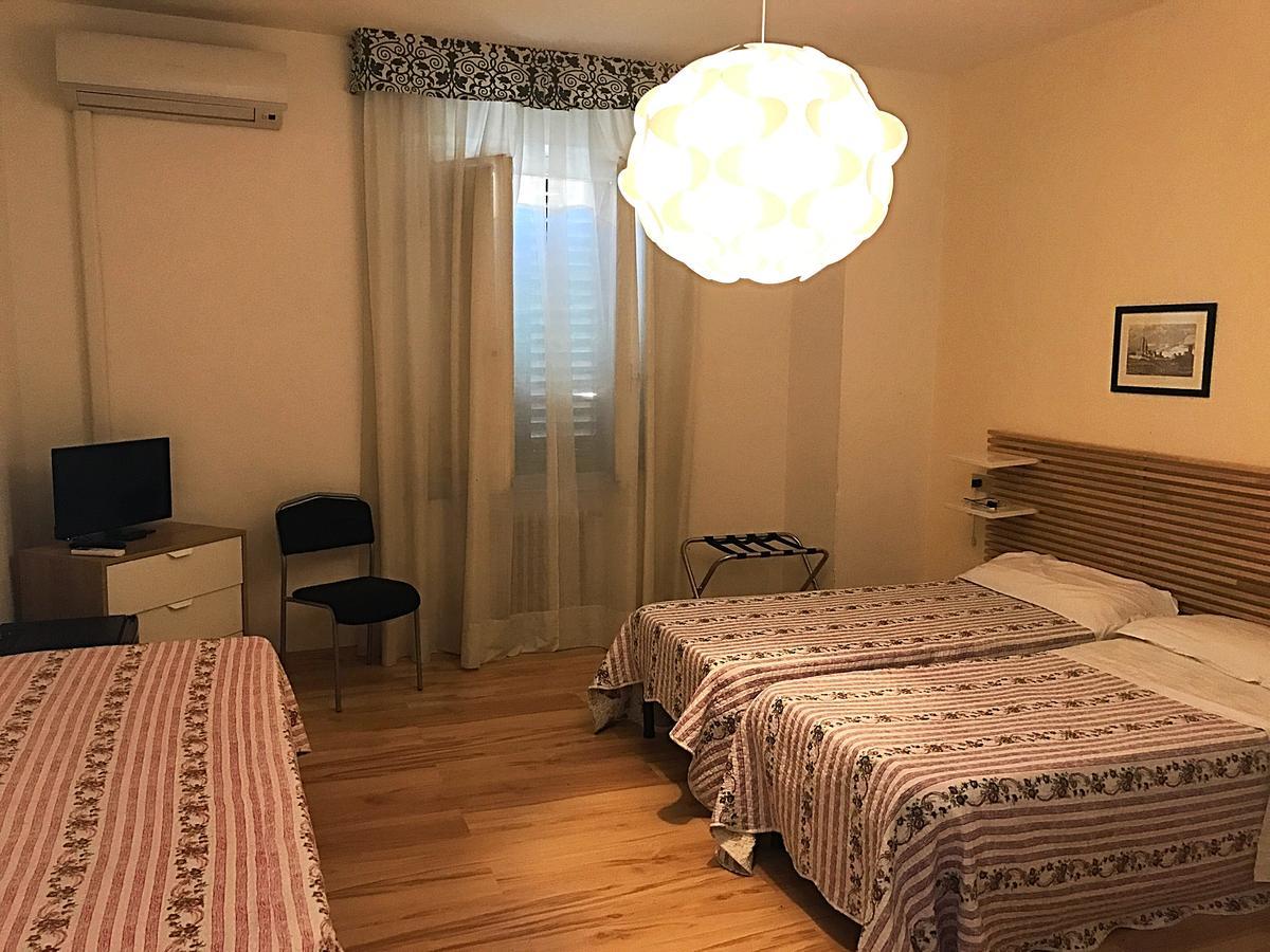 Hotel Butterfly มอนเตกาตินี แตร์เม ภายนอก รูปภาพ